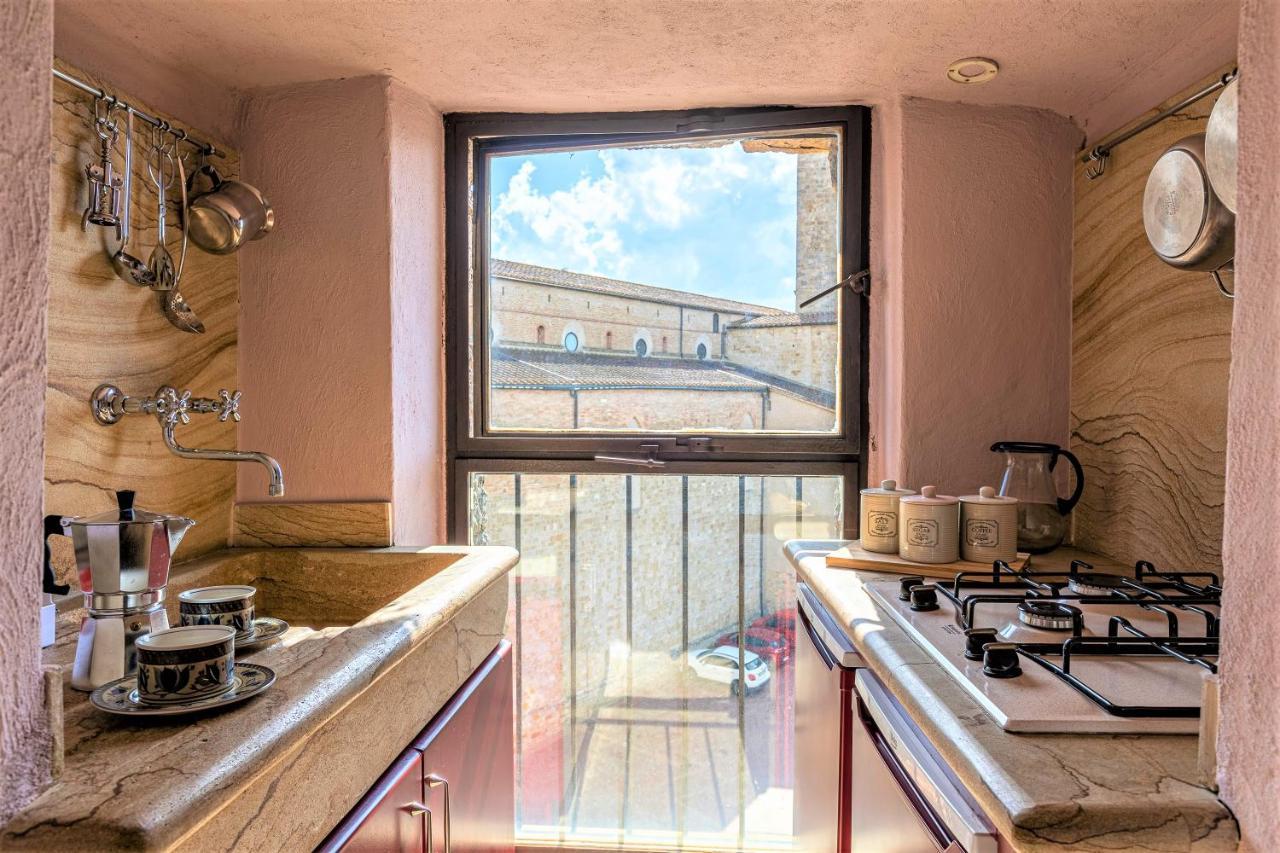 Torre Salvucci Maggiore Medieval Tower Experience San Gimignano Exterior foto
